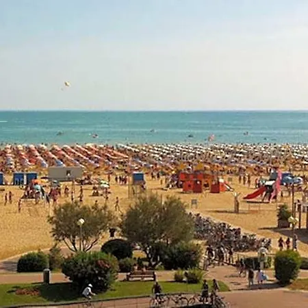 Spacious Family In An Excellent Position Hotel Bibione